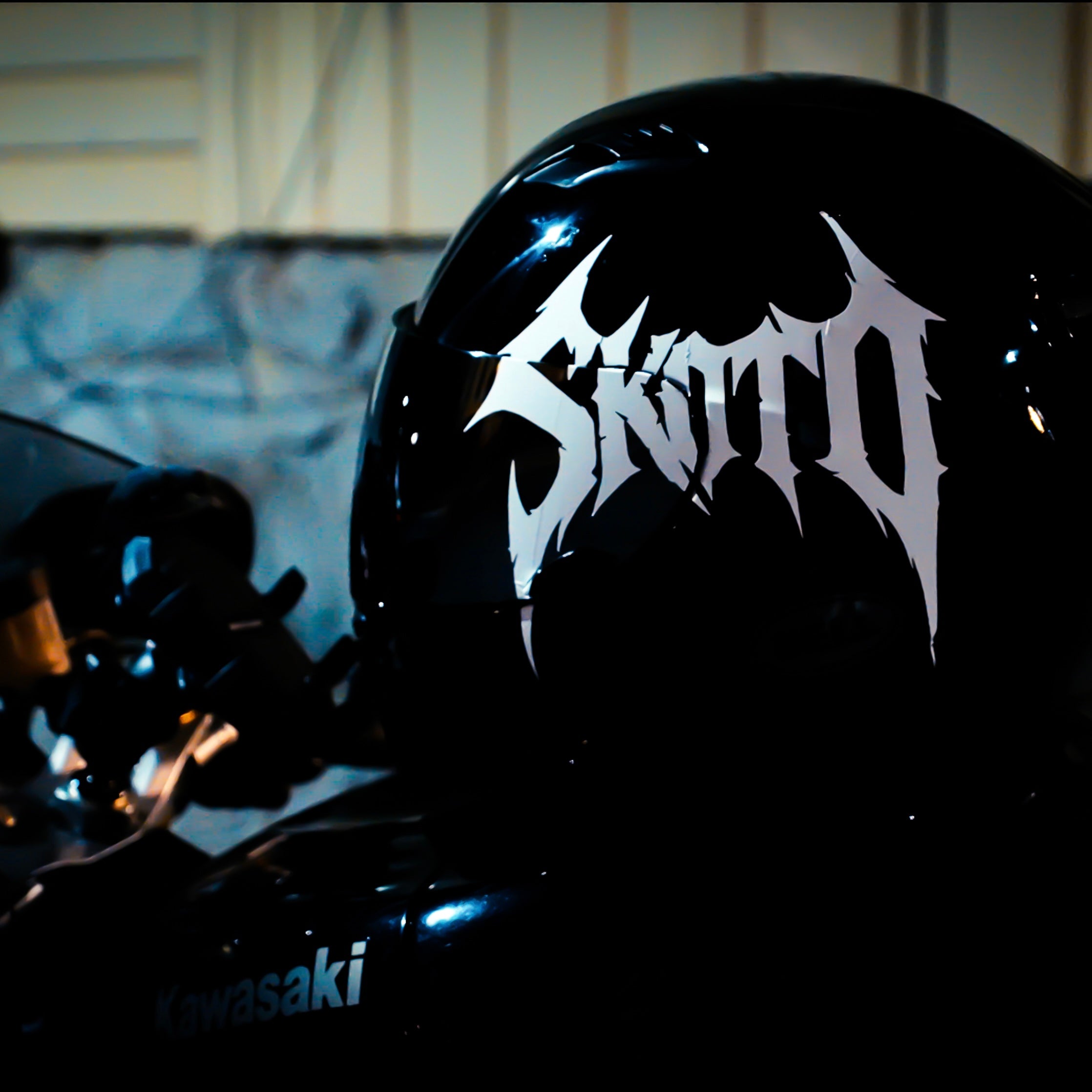 AUXESIS Helmet Decal